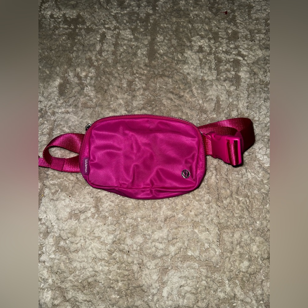 Lululemon belt bag